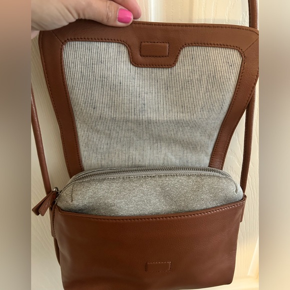 Ellen Degeneres Brown Leather small crossbody, used great condition - Picture 2 of 4